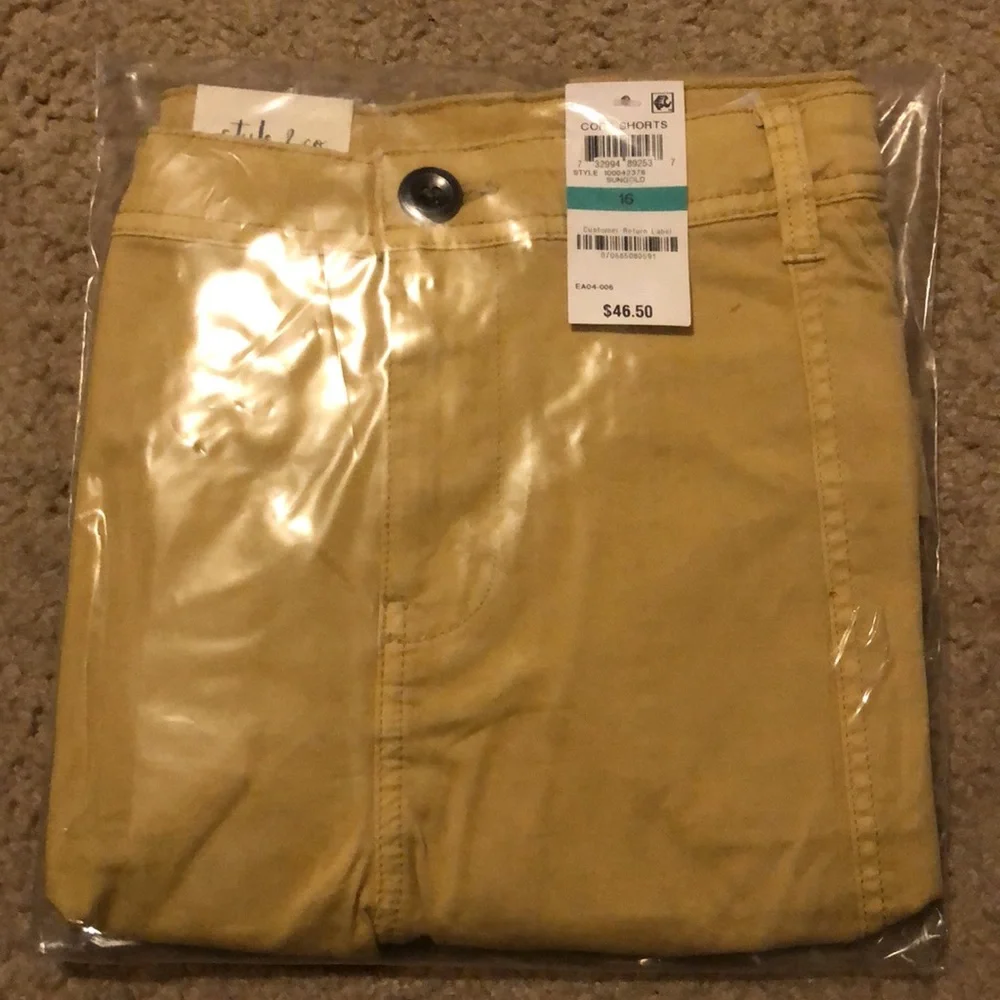 Style & Co Mid Rise Women’s Shorts - Picture 3 of 4